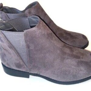 Rue21 Boots Women's Vee Gray Suede Ankle Boot Bootie Size 8